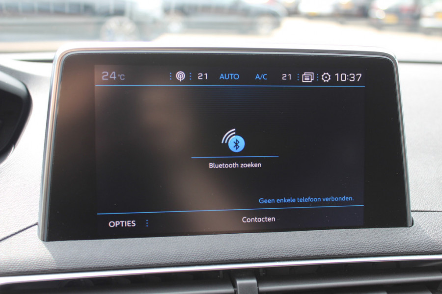 Peugeot 3008 1.6 PureTech GT Line 44.763 km! / Trekhaak / Camera / Navigatie / Keyless / 18'' / Stoelverwarming / DAB / Cruise Control