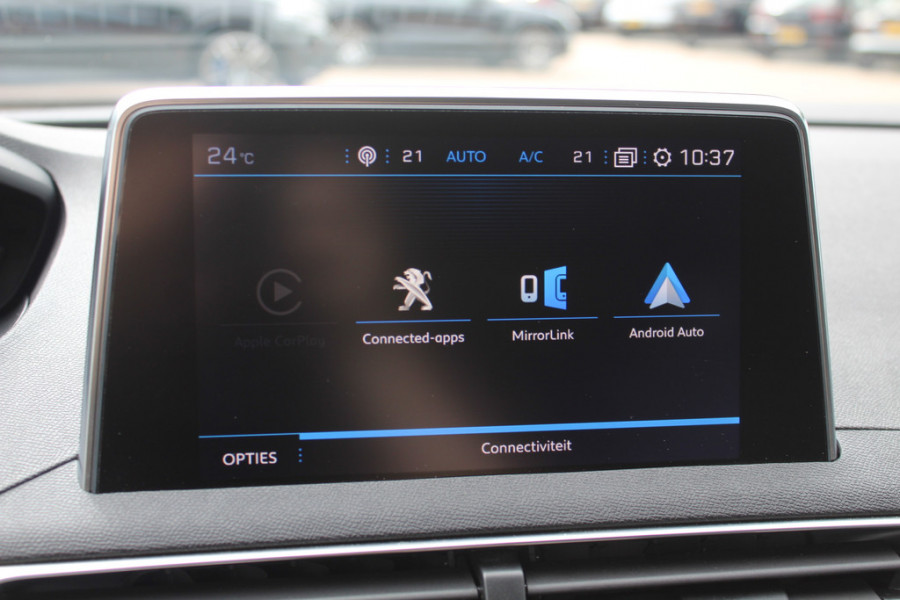 Peugeot 3008 1.6 PureTech GT Line 44.763 km! / Trekhaak / Camera / Navigatie / Keyless / 18'' / Stoelverwarming / DAB / Cruise Control