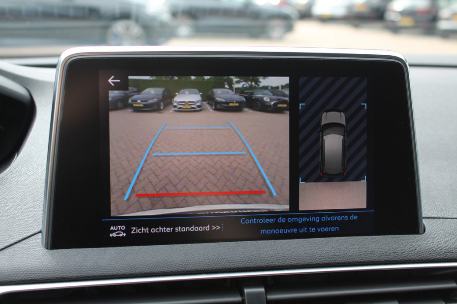 Peugeot 3008 1.6 PureTech GT Line 44.763 km! / Trekhaak / Camera / Navigatie / Keyless / 18'' / Stoelverwarming / DAB / Cruise Control
