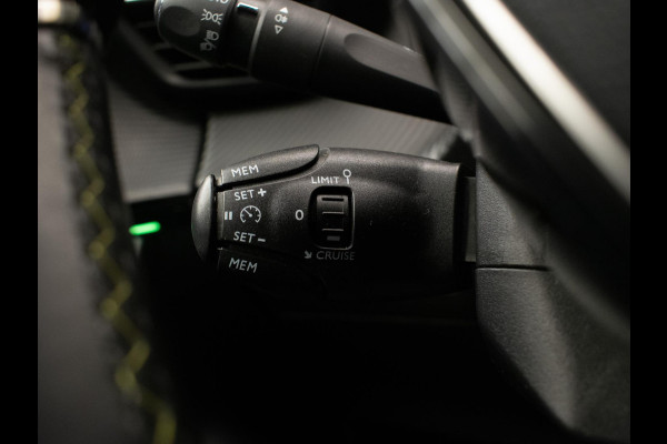 Peugeot 208 1.2 PureTech GT-Line Sport (APPLECARPLAY,CAMERA,NAVIGATIE,CRUISE,LED,CLIMATE,SPORTSTOELEN,LM VELGEN,NETTE STAAT)