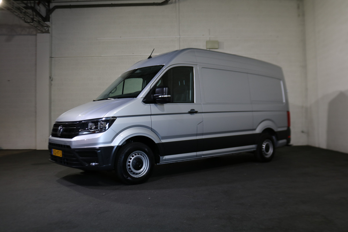 Volkswagen Crafter 2.0 TDI 177pk L3 H3 Automaat Camera Trekhaak Navigatie Chauffeursstoel Volkswagen Crafter 2.0 TDI 177pk L3 H3 Automaat Camera Trekhaak Navigatie Chauffeursstoel