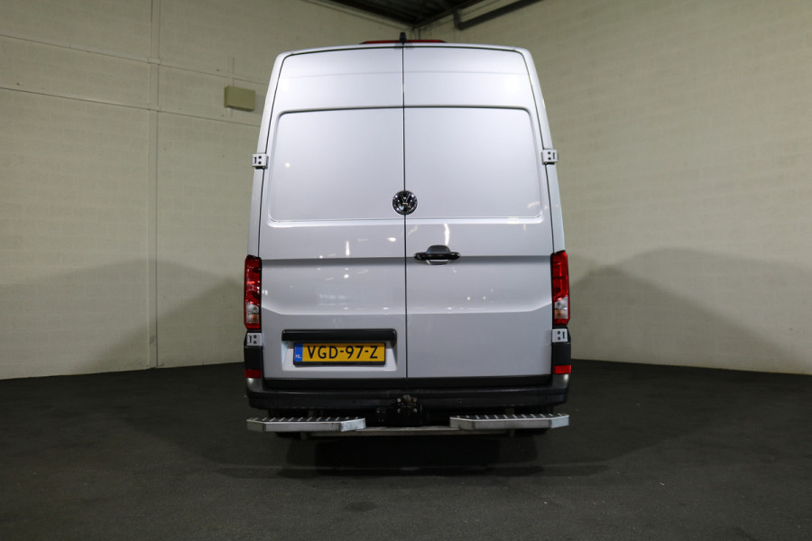 Volkswagen Crafter 2.0 TDI 177pk L3 H3 Automaat Camera Trekhaak Navigatie Chauffeursstoel