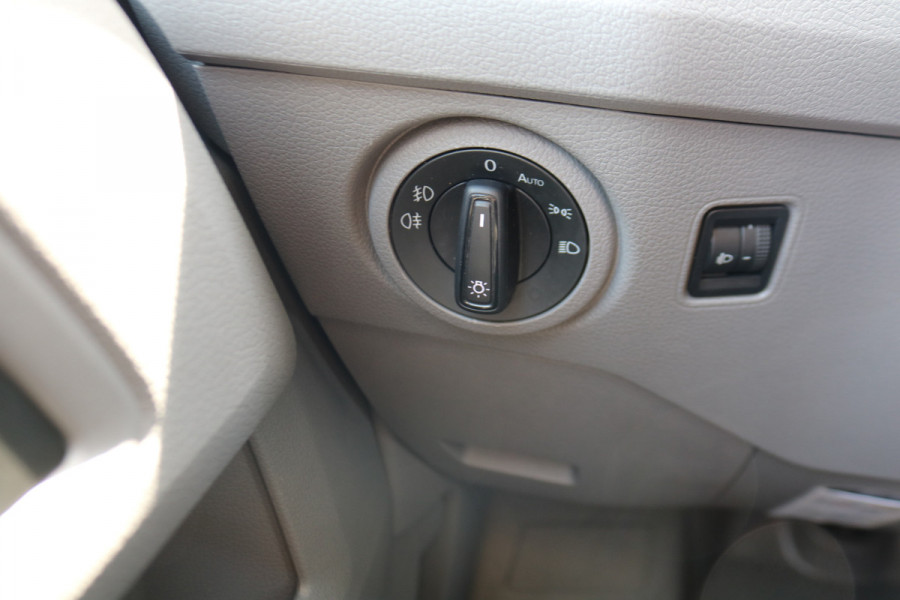 Volkswagen Crafter 2.0 TDI 177pk L3 H3 Automaat Camera Trekhaak Navigatie Chauffeursstoel