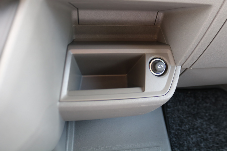 Volkswagen Crafter 2.0 TDI 177pk L3 H3 Automaat Camera Trekhaak Navigatie Chauffeursstoel