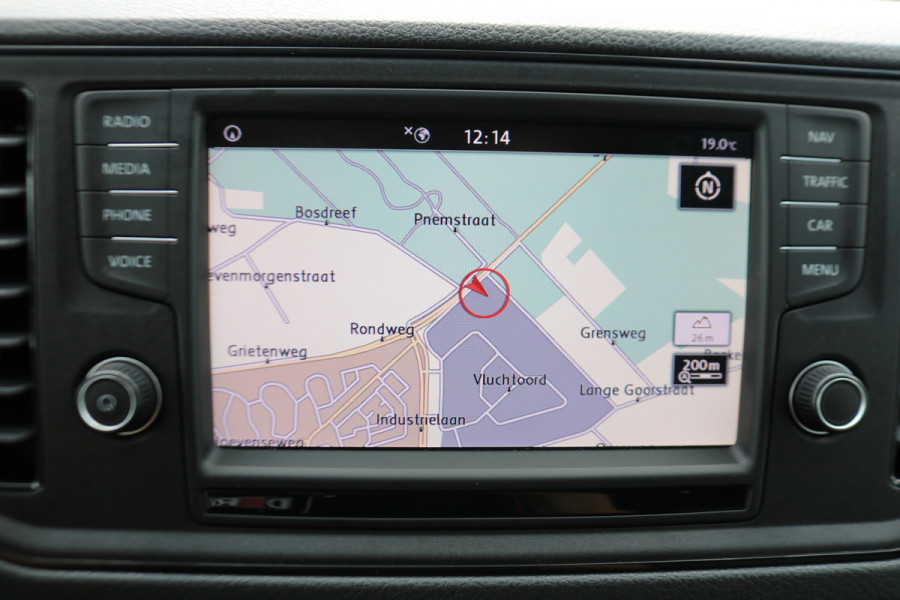 Volkswagen Crafter 2.0 TDI 177pk L3 H3 Automaat Camera Trekhaak Navigatie Chauffeursstoel