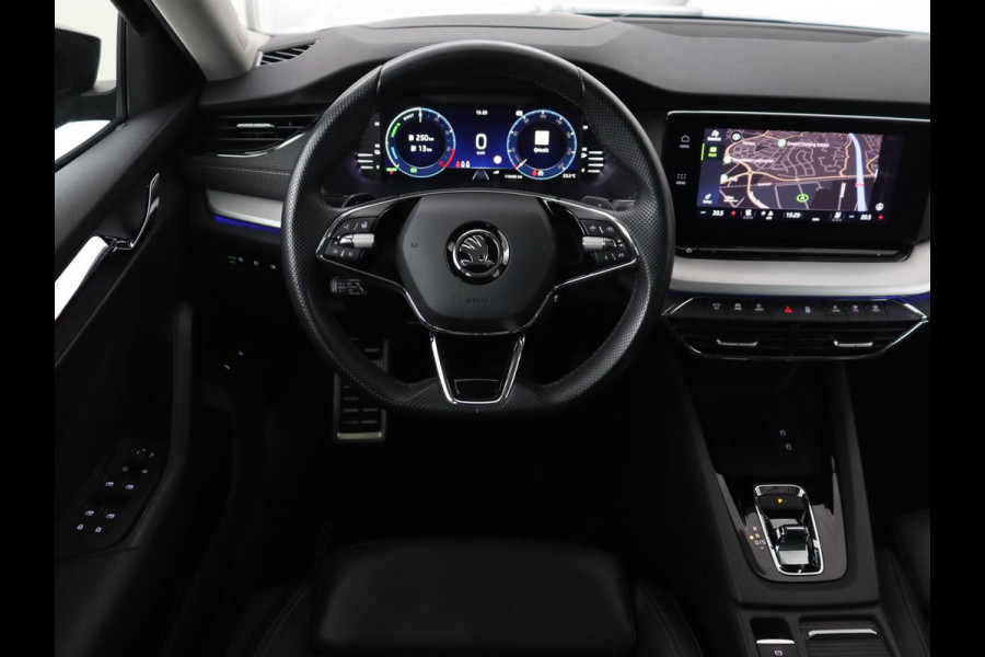 Škoda Octavia 1.4 TSI iV Style | Stoelventilatie | Panoramadak | Head-Up | Leder | Adaptive cruise | Massage | 19'' | Adaptive cruise | Camera | Sfeerverlichting | Memory | Achterbankverwarming | Virtual Cockpit