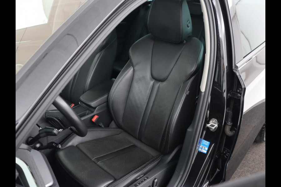Škoda Octavia 1.4 TSI iV Style | Stoelventilatie | Panoramadak | Head-Up | Leder | Adaptive cruise | Massage | 19'' | Adaptive cruise | Camera | Sfeerverlichting | Memory | Achterbankverwarming | Virtual Cockpit
