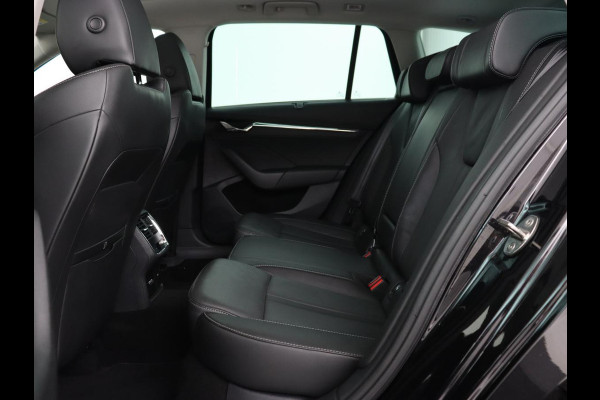 Škoda Octavia 1.4 TSI iV Style | Stoelventilatie | Panoramadak | Head-Up | Leder | Adaptive cruise | Massage | 19'' | Adaptive cruise | Camera | Sfeerverlichting | Memory | Achterbankverwarming | Virtual Cockpit