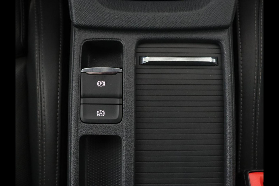 Škoda Octavia 1.4 TSI iV Style | Stoelventilatie | Panoramadak | Head-Up | Leder | Adaptive cruise | Massage | 19'' | Adaptive cruise | Camera | Sfeerverlichting | Memory | Achterbankverwarming | Virtual Cockpit