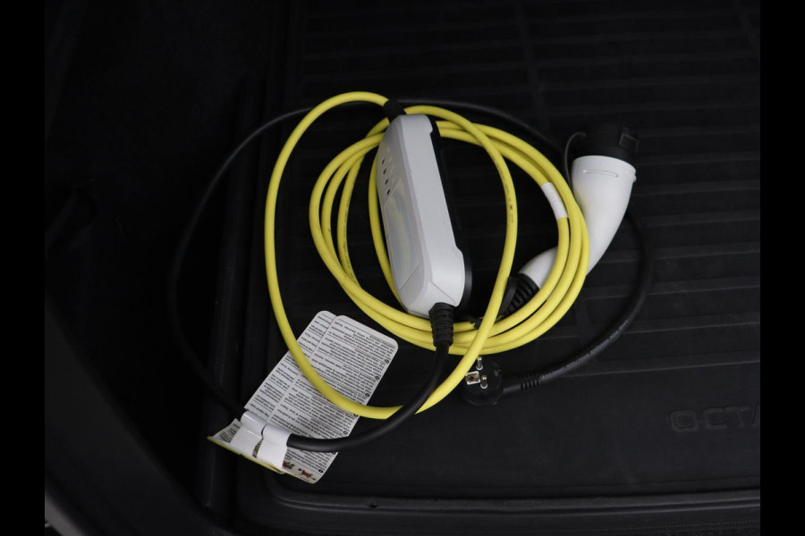 Škoda Octavia 1.4 TSI iV Style | Stoelventilatie | Panoramadak | Head-Up | Leder | Adaptive cruise | Massage | 19'' | Adaptive cruise | Camera | Sfeerverlichting | Memory | Achterbankverwarming | Virtual Cockpit