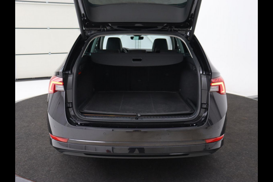 Škoda Octavia 1.4 TSI iV Style | Stoelventilatie | Panoramadak | Head-Up | Leder | Adaptive cruise | Massage | 19'' | Adaptive cruise | Camera | Sfeerverlichting | Memory | Achterbankverwarming | Virtual Cockpit