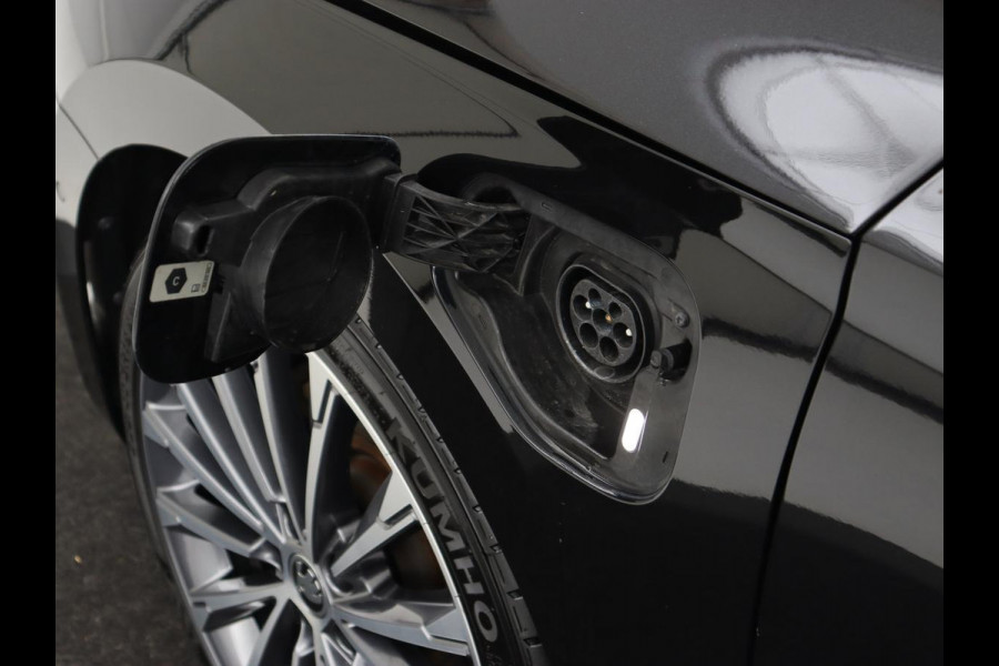 Škoda Octavia 1.4 TSI iV Style | Stoelventilatie | Panoramadak | Head-Up | Leder | Adaptive cruise | Massage | 19'' | Adaptive cruise | Camera | Sfeerverlichting | Memory | Achterbankverwarming | Virtual Cockpit