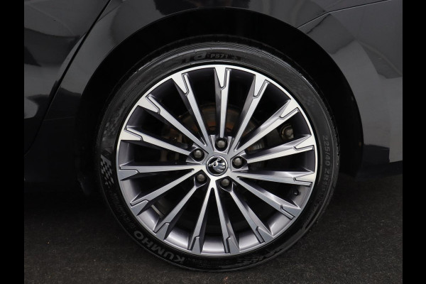 Škoda Octavia 1.4 TSI iV Style | Stoelventilatie | Panoramadak | Head-Up | Leder | Adaptive cruise | Massage | 19'' | Adaptive cruise | Camera | Sfeerverlichting | Memory | Achterbankverwarming | Virtual Cockpit
