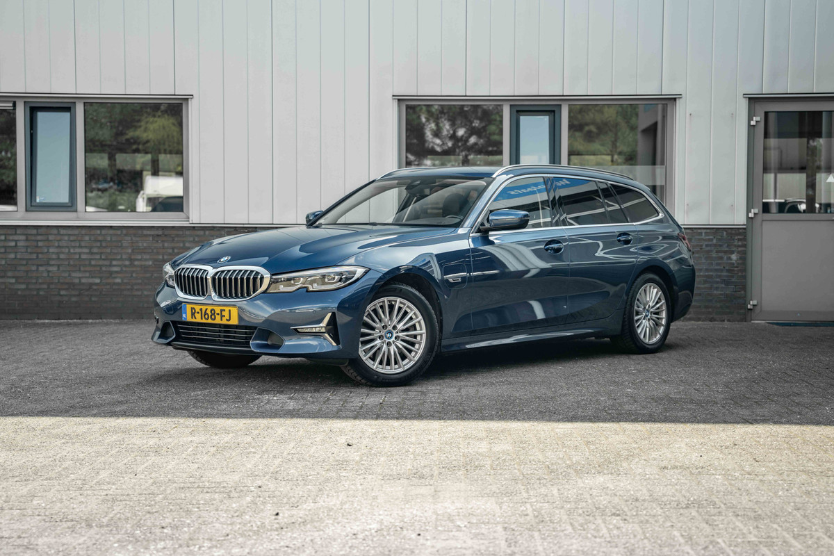 BMW 3 Serie Touring 320e Business Edition Plus | Sportstoelen Leder BMW 3 Serie Touring 320e Business Edition Plus | Sportstoelen Leder