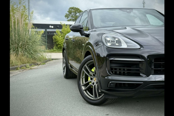 Porsche Cayenne Coupé 3.0 E-Hybrid SportDesign|Sport Chrono|Luchtvering|BOSE|Camera 360°|AppleCarplay