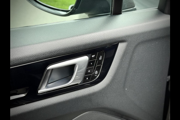 Porsche Cayenne Coupé 3.0 E-Hybrid SportDesign|Sport Chrono|Luchtvering|BOSE|Camera 360°|AppleCarplay