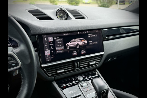 Porsche Cayenne Coupé 3.0 E-Hybrid SportDesign|Sport Chrono|Luchtvering|BOSE|Camera 360°|AppleCarplay