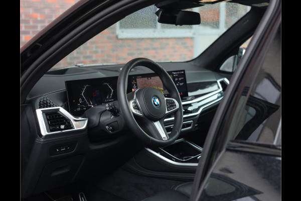 BMW X5 50e xDrive | Pano - Trekhaak - B&W