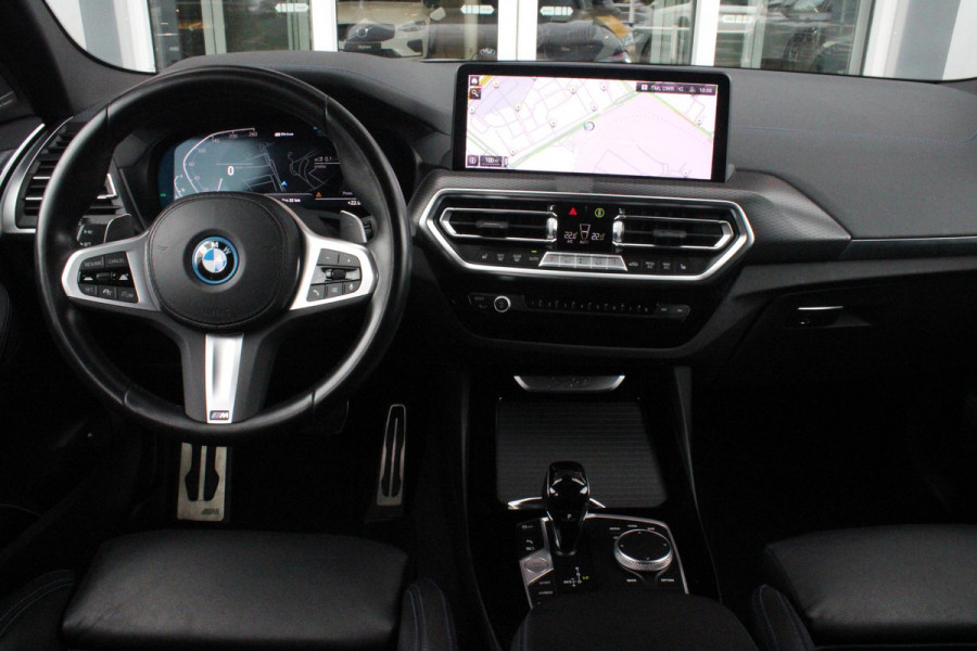 BMW X3 xDrive30e 293PK HIGH EXECUTIVE M SPORT | X-DRIVE | PANORAMISCH SCHUIF/KANTEL DAK | 20" LICHTMETALEN VELGEN | M SPORTREMMEN | COMFORT ACCESS | AKOESTISCH GLAS | VOORSTOELEN ELEKTRISCH VERSTELBAAR MET GEHEUGENFUNCTIE | STOEL VERWARMING | ADAPTIEVE LED KOPLAMPEN | DRIVING ASSISTANT PAKKET | ADAPTIVE CRUISE CONTROL | HEAD UP DISPLAY | DAB+ RADIO | HARMAN KARDON AUDIO SYSTEM | DRAADLOZE TELEFOONLADER | SPORTSTOELEN M-TECHNIC | LEER "VERNASCA" | SHADOW LINE | DRAADLOZE APPLE CARPLAY/ANDROID AUTO | NAVIGATIE | ALARM | ACHTERUITRIJ CAMERA | PARKEERSENSOREN VOOR EN ACHTER | ELE