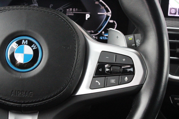 BMW X3 xDrive30e 293PK HIGH EXECUTIVE M SPORT | X-DRIVE | PANORAMISCH SCHUIF/KANTEL DAK | 20" LICHTMETALEN VELGEN | M SPORTREMMEN | COMFORT ACCESS | AKOESTISCH GLAS | VOORSTOELEN ELEKTRISCH VERSTELBAAR MET GEHEUGENFUNCTIE | STOEL VERWARMING | ADAPTIEVE LED KOPLAMPEN | DRIVING ASSISTANT PAKKET | ADAPTIVE CRUISE CONTROL | HEAD UP DISPLAY | DAB+ RADIO | HARMAN KARDON AUDIO SYSTEM | DRAADLOZE TELEFOONLADER | SPORTSTOELEN M-TECHNIC | LEER "VERNASCA" | SHADOW LINE | DRAADLOZE APPLE CARPLAY/ANDROID AUTO | NAVIGATIE | ALARM | ACHTERUITRIJ CAMERA | PARKEERSENSOREN VOOR EN ACHTER | ELE
