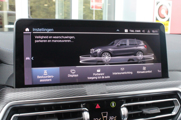 BMW X3 xDrive30e 293PK HIGH EXECUTIVE M SPORT | X-DRIVE | PANORAMISCH SCHUIF/KANTEL DAK | 20" LICHTMETALEN VELGEN | M SPORTREMMEN | COMFORT ACCESS | AKOESTISCH GLAS | VOORSTOELEN ELEKTRISCH VERSTELBAAR MET GEHEUGENFUNCTIE | STOEL VERWARMING | ADAPTIEVE LED KOPLAMPEN | DRIVING ASSISTANT PAKKET | ADAPTIVE CRUISE CONTROL | HEAD UP DISPLAY | DAB+ RADIO | HARMAN KARDON AUDIO SYSTEM | DRAADLOZE TELEFOONLADER | SPORTSTOELEN M-TECHNIC | LEER "VERNASCA" | SHADOW LINE | DRAADLOZE APPLE CARPLAY/ANDROID AUTO | NAVIGATIE | ALARM | ACHTERUITRIJ CAMERA | PARKEERSENSOREN VOOR EN ACHTER | ELE