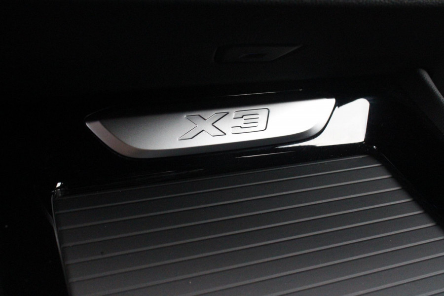 BMW X3 xDrive30e 293PK HIGH EXECUTIVE M SPORT | X-DRIVE | PANORAMISCH SCHUIF/KANTEL DAK | 20" LICHTMETALEN VELGEN | M SPORTREMMEN | COMFORT ACCESS | AKOESTISCH GLAS | VOORSTOELEN ELEKTRISCH VERSTELBAAR MET GEHEUGENFUNCTIE | STOEL VERWARMING | ADAPTIEVE LED KOPLAMPEN | DRIVING ASSISTANT PAKKET | ADAPTIVE CRUISE CONTROL | HEAD UP DISPLAY | DAB+ RADIO | HARMAN KARDON AUDIO SYSTEM | DRAADLOZE TELEFOONLADER | SPORTSTOELEN M-TECHNIC | LEER "VERNASCA" | SHADOW LINE | DRAADLOZE APPLE CARPLAY/ANDROID AUTO | NAVIGATIE | ALARM | ACHTERUITRIJ CAMERA | PARKEERSENSOREN VOOR EN ACHTER | ELE