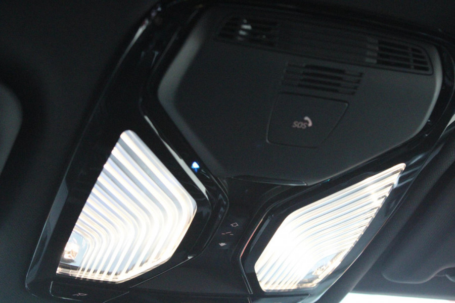 BMW X3 xDrive30e 293PK HIGH EXECUTIVE M SPORT | X-DRIVE | PANORAMISCH SCHUIF/KANTEL DAK | 20" LICHTMETALEN VELGEN | M SPORTREMMEN | COMFORT ACCESS | AKOESTISCH GLAS | VOORSTOELEN ELEKTRISCH VERSTELBAAR MET GEHEUGENFUNCTIE | STOEL VERWARMING | ADAPTIEVE LED KOPLAMPEN | DRIVING ASSISTANT PAKKET | ADAPTIVE CRUISE CONTROL | HEAD UP DISPLAY | DAB+ RADIO | HARMAN KARDON AUDIO SYSTEM | DRAADLOZE TELEFOONLADER | SPORTSTOELEN M-TECHNIC | LEER "VERNASCA" | SHADOW LINE | DRAADLOZE APPLE CARPLAY/ANDROID AUTO | NAVIGATIE | ALARM | ACHTERUITRIJ CAMERA | PARKEERSENSOREN VOOR EN ACHTER | ELE