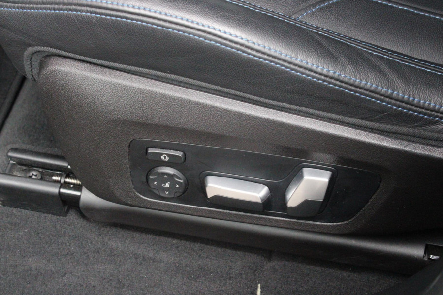 BMW X3 xDrive30e 293PK HIGH EXECUTIVE M SPORT | X-DRIVE | PANORAMISCH SCHUIF/KANTEL DAK | 20" LICHTMETALEN VELGEN | M SPORTREMMEN | COMFORT ACCESS | AKOESTISCH GLAS | VOORSTOELEN ELEKTRISCH VERSTELBAAR MET GEHEUGENFUNCTIE | STOEL VERWARMING | ADAPTIEVE LED KOPLAMPEN | DRIVING ASSISTANT PAKKET | ADAPTIVE CRUISE CONTROL | HEAD UP DISPLAY | DAB+ RADIO | HARMAN KARDON AUDIO SYSTEM | DRAADLOZE TELEFOONLADER | SPORTSTOELEN M-TECHNIC | LEER "VERNASCA" | SHADOW LINE | DRAADLOZE APPLE CARPLAY/ANDROID AUTO | NAVIGATIE | ALARM | ACHTERUITRIJ CAMERA | PARKEERSENSOREN VOOR EN ACHTER | ELE