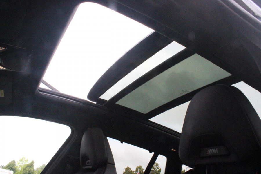 BMW X3 xDrive30e 293PK HIGH EXECUTIVE M SPORT | X-DRIVE | PANORAMISCH SCHUIF/KANTEL DAK | 20" LICHTMETALEN VELGEN | M SPORTREMMEN | COMFORT ACCESS | AKOESTISCH GLAS | VOORSTOELEN ELEKTRISCH VERSTELBAAR MET GEHEUGENFUNCTIE | STOEL VERWARMING | ADAPTIEVE LED KOPLAMPEN | DRIVING ASSISTANT PAKKET | ADAPTIVE CRUISE CONTROL | HEAD UP DISPLAY | DAB+ RADIO | HARMAN KARDON AUDIO SYSTEM | DRAADLOZE TELEFOONLADER | SPORTSTOELEN M-TECHNIC | LEER "VERNASCA" | SHADOW LINE | DRAADLOZE APPLE CARPLAY/ANDROID AUTO | NAVIGATIE | ALARM | ACHTERUITRIJ CAMERA | PARKEERSENSOREN VOOR EN ACHTER | ELE