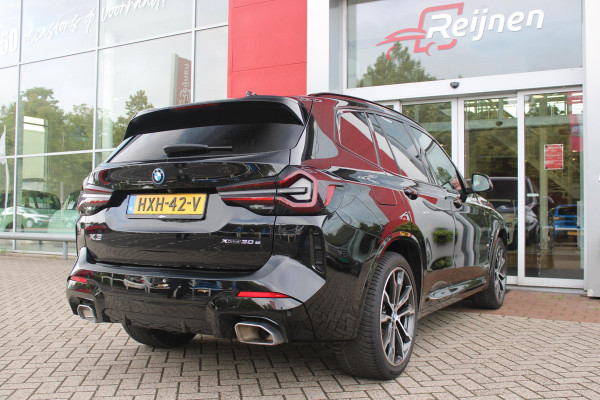 BMW X3 xDrive30e 293PK HIGH EXECUTIVE M SPORT | X-DRIVE | PANORAMISCH SCHUIF/KANTEL DAK | 20" LICHTMETALEN VELGEN | M SPORTREMMEN | COMFORT ACCESS | AKOESTISCH GLAS | VOORSTOELEN ELEKTRISCH VERSTELBAAR MET GEHEUGENFUNCTIE | STOEL VERWARMING | ADAPTIEVE LED KOPLAMPEN | DRIVING ASSISTANT PAKKET | ADAPTIVE CRUISE CONTROL | HEAD UP DISPLAY | DAB+ RADIO | HARMAN KARDON AUDIO SYSTEM | DRAADLOZE TELEFOONLADER | SPORTSTOELEN M-TECHNIC | LEER "VERNASCA" | SHADOW LINE | DRAADLOZE APPLE CARPLAY/ANDROID AUTO | NAVIGATIE | ALARM | ACHTERUITRIJ CAMERA | PARKEERSENSOREN VOOR EN ACHTER | ELE