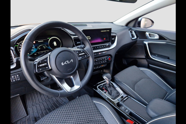 Kia Ceed Sportswagon 1.6 GDI PHEV DynamicPlusLine | Trekhaak| Dodehoek | Camera | Stoelverwarming | LED | Key-Less |
