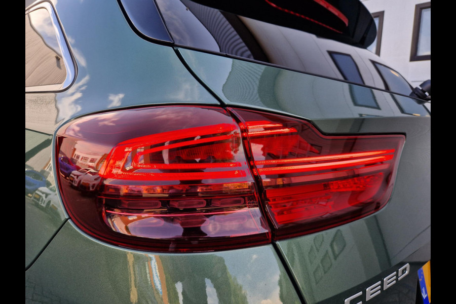 Kia Ceed Sportswagon 1.6 GDI PHEV DynamicPlusLine | Trekhaak| Dodehoek | Camera | Stoelverwarming | LED | Key-Less |
