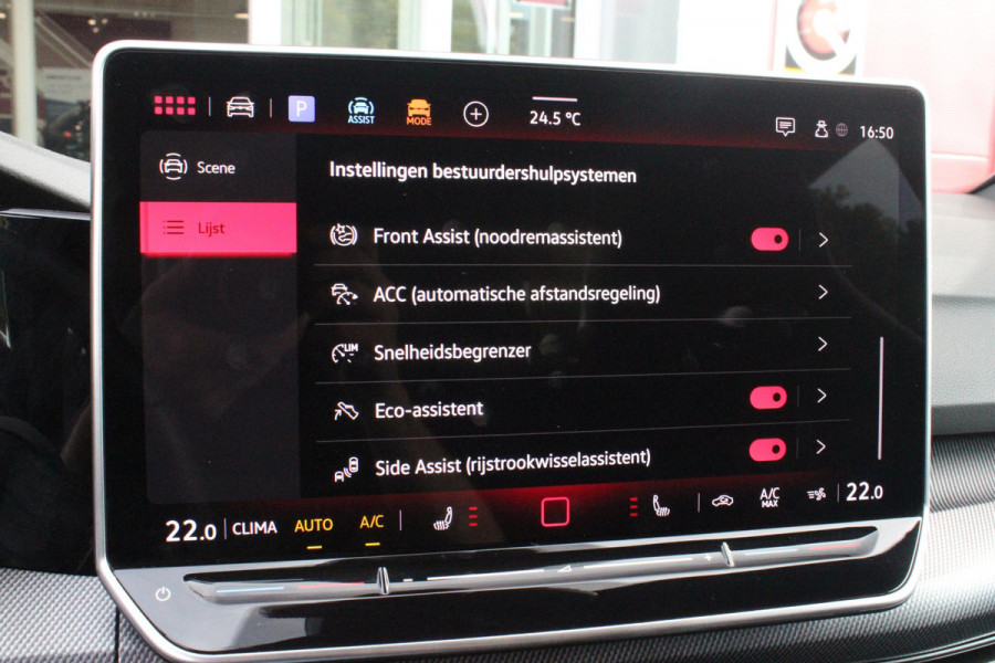 Volkswagen Golf 1.5 eTSI 150PK AUTOMAAT R-LINE EDITION 8.5! | NIEUW MODEL! | PANORAMISCH SCHUIF/KANTEL DAK | LICHTMETALEN VELGEN 18" "YORK" | 360˚ CAMERA | 3-ZONE AIRCONDITIONING INCL. AIRCARE | RIJASSISTENT PAKKET O.A. ADAPTIVE CRUISE CONTROL, LANE ASSIST, DODEHOEK DETECTIE | NAVIGATIE | HEAD UP DISPLAY | STOEL/STUUR VERWARMING | DESIGN PAKKET BLACK STYLE MET LED MATRIX KOPLAMPEN |