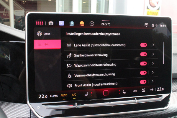 Volkswagen Golf 1.5 eTSI 150PK AUTOMAAT R-LINE EDITION 8.5! | NIEUW MODEL! | PANORAMISCH SCHUIF/KANTEL DAK | LICHTMETALEN VELGEN 18" "YORK" | 360˚ CAMERA | 3-ZONE AIRCONDITIONING INCL. AIRCARE | RIJASSISTENT PAKKET O.A. ADAPTIVE CRUISE CONTROL, LANE ASSIST, DODEHOEK DETECTIE | NAVIGATIE | HEAD UP DISPLAY | STOEL/STUUR VERWARMING | DESIGN PAKKET BLACK STYLE MET LED MATRIX KOPLAMPEN |