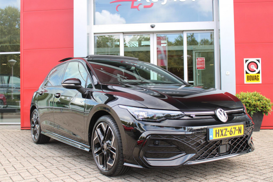 Volkswagen Golf 1.5 eTSI 150PK AUTOMAAT R-LINE EDITION 8.5! | NIEUW MODEL! | PANORAMISCH SCHUIF/KANTEL DAK | LICHTMETALEN VELGEN 18" "YORK" | 360˚ CAMERA | 3-ZONE AIRCONDITIONING INCL. AIRCARE | RIJASSISTENT PAKKET O.A. ADAPTIVE CRUISE CONTROL, LANE ASSIST, DODEHOEK DETECTIE | NAVIGATIE | HEAD UP DISPLAY | STOEL/STUUR VERWARMING | DESIGN PAKKET BLACK STYLE MET LED MATRIX KOPLAMPEN |