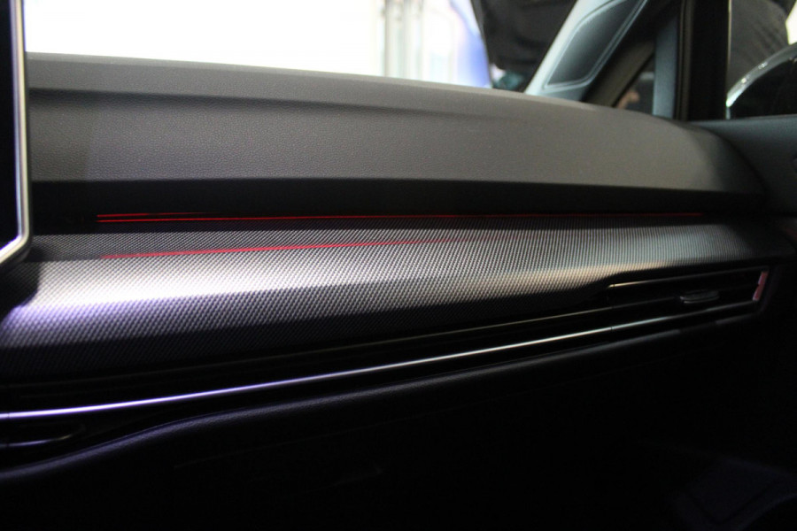 Volkswagen Golf 1.5 eTSI 150PK AUTOMAAT R-LINE EDITION 8.5! | NIEUW MODEL! | PANORAMISCH SCHUIF/KANTEL DAK | LICHTMETALEN VELGEN 18" "YORK" | 360˚ CAMERA | 3-ZONE AIRCONDITIONING INCL. AIRCARE | RIJASSISTENT PAKKET O.A. ADAPTIVE CRUISE CONTROL, LANE ASSIST, DODEHOEK DETECTIE | NAVIGATIE | HEAD UP DISPLAY | STOEL/STUUR VERWARMING | DESIGN PAKKET BLACK STYLE MET LED MATRIX KOPLAMPEN |