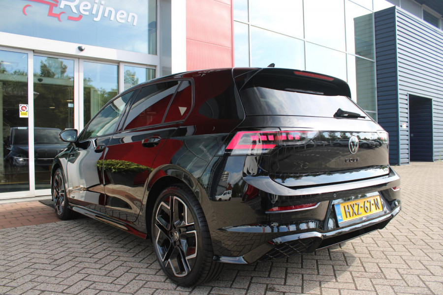 Volkswagen Golf 1.5 eTSI 150PK AUTOMAAT R-LINE EDITION 8.5! | NIEUW MODEL! | PANORAMISCH SCHUIF/KANTEL DAK | LICHTMETALEN VELGEN 18" "YORK" | 360˚ CAMERA | 3-ZONE AIRCONDITIONING INCL. AIRCARE | RIJASSISTENT PAKKET O.A. ADAPTIVE CRUISE CONTROL, LANE ASSIST, DODEHOEK DETECTIE | NAVIGATIE | HEAD UP DISPLAY | STOEL/STUUR VERWARMING | DESIGN PAKKET BLACK STYLE MET LED MATRIX KOPLAMPEN |