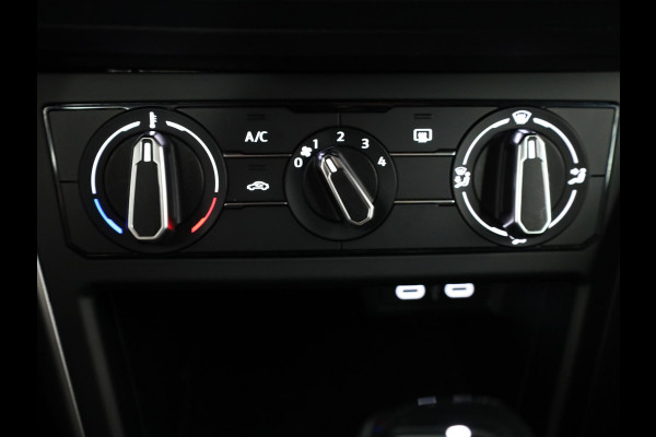 Volkswagen Polo 1.0 TSI Life Edition 95 pk Automaat (DSG) | Verlengde garantie | Navigatie via App | Parkeersensoren achter | Achteruitrijcamera | Adaptieve cruise control | LED koplampen |