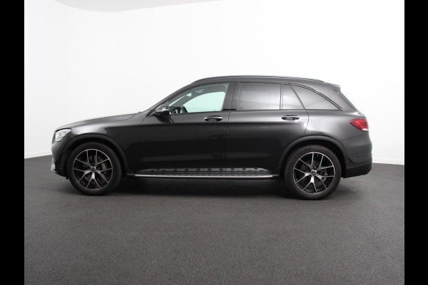 Mercedes-Benz GLC 300e 4MATIC Business Solution Luxury PHEV | Panorama dak | Trekhaak | Led | Electrische klep | Treeplanken | Night pack | Adaptive cruise control