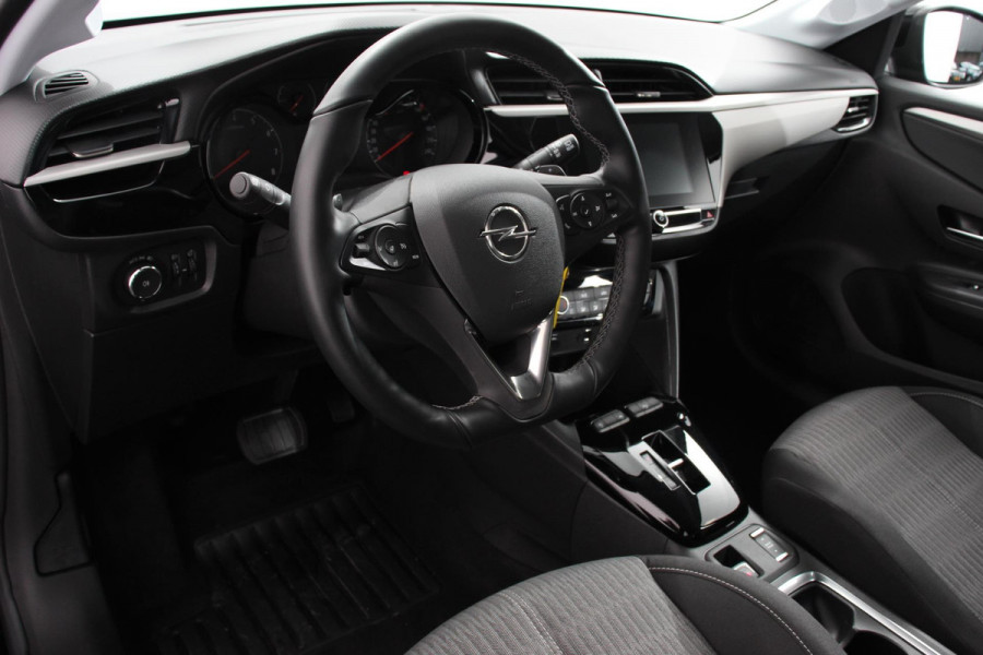 Opel Corsa 1.2 Automaat Edition Navigatie Apple Carplay/Android Auto Parkeersensor achter Camera Stoel- en stuurverwarming Cruise Control