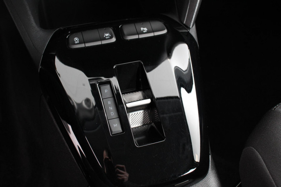 Opel Corsa 1.2 Automaat Edition Navigatie Apple Carplay/Android Auto Parkeersensor achter Camera Stoel- en stuurverwarming Cruise Control