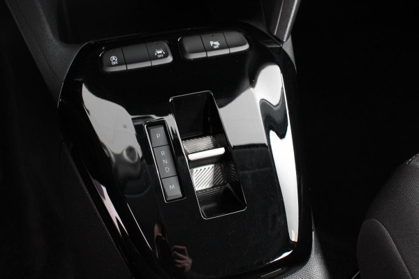 Opel Corsa 1.2 Automaat Edition Navigatie Apple Carplay/Android Auto Parkeersensor achter Camera Stoel- en stuurverwarming Cruise Control