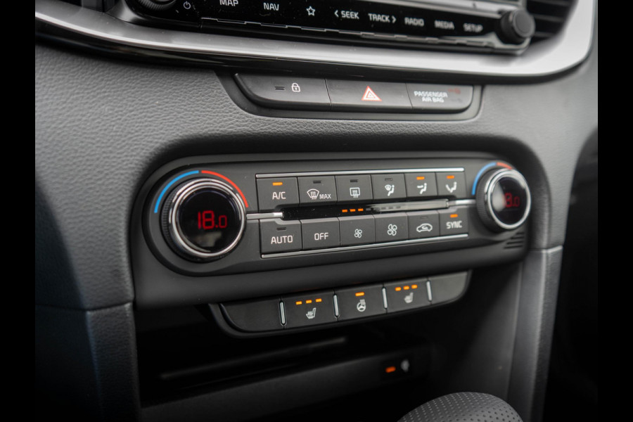 Kia Ceed 1.5 T-GDi GT-PlusLine | UNIEKE AUTO | OP VOORRAAD DIRECT RIJDEN | schuifkanteldak | JBL Speakers | Elektrische verstelbare stoelen met geheugenfunctie |