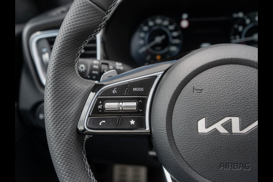 Kia Ceed 1.5 T-GDi GT-PlusLine | UNIEKE AUTO | OP VOORRAAD DIRECT RIJDEN | schuifkanteldak | JBL Speakers | Elektrische verstelbare stoelen met geheugenfunctie |