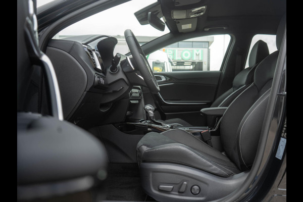 Kia Ceed 1.5 T-GDi GT-PlusLine | UNIEKE AUTO | OP VOORRAAD DIRECT RIJDEN | schuifkanteldak | JBL Speakers | Elektrische verstelbare stoelen met geheugenfunctie |