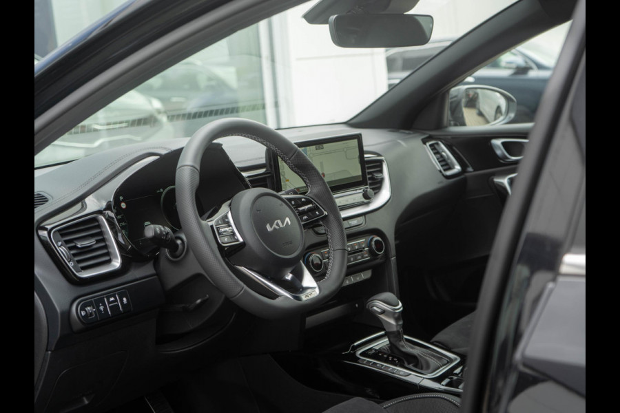 Kia Ceed 1.5 T-GDi GT-PlusLine | UNIEKE AUTO | OP VOORRAAD DIRECT RIJDEN | schuifkanteldak | JBL Speakers | Elektrische verstelbare stoelen met geheugenfunctie |