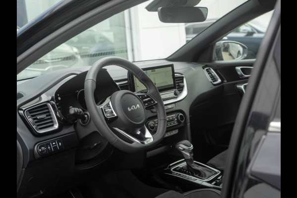 Kia Ceed 1.5 T-GDi GT-PlusLine | UNIEKE AUTO | OP VOORRAAD DIRECT RIJDEN | schuifkanteldak | JBL Speakers | Elektrische verstelbare stoelen met geheugenfunctie |