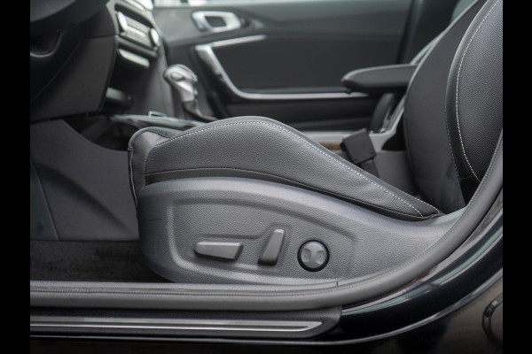 Kia Ceed 1.5 T-GDi GT-PlusLine | UNIEKE AUTO | OP VOORRAAD DIRECT RIJDEN | schuifkanteldak | JBL Speakers | Elektrische verstelbare stoelen met geheugenfunctie |
