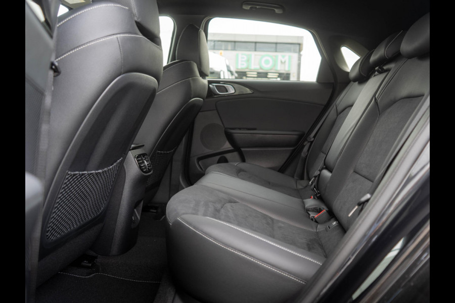 Kia Ceed 1.5 T-GDi GT-PlusLine | UNIEKE AUTO | OP VOORRAAD DIRECT RIJDEN | schuifkanteldak | JBL Speakers | Elektrische verstelbare stoelen met geheugenfunctie |