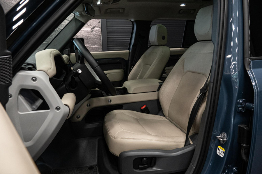 Land Rover Defender 110 2.0 P400e 110 SE *Meridian / Luchtvering / Panorama / Surround-view / Memory *